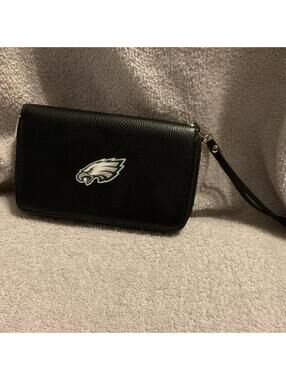 Philadelphia Eagles Black Wristlet  Wallet Zipper Team Logo